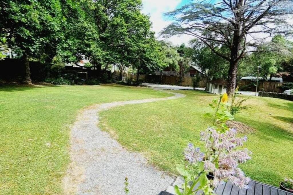 Pinehaven Cottage Upper Hutt Bagian luar foto