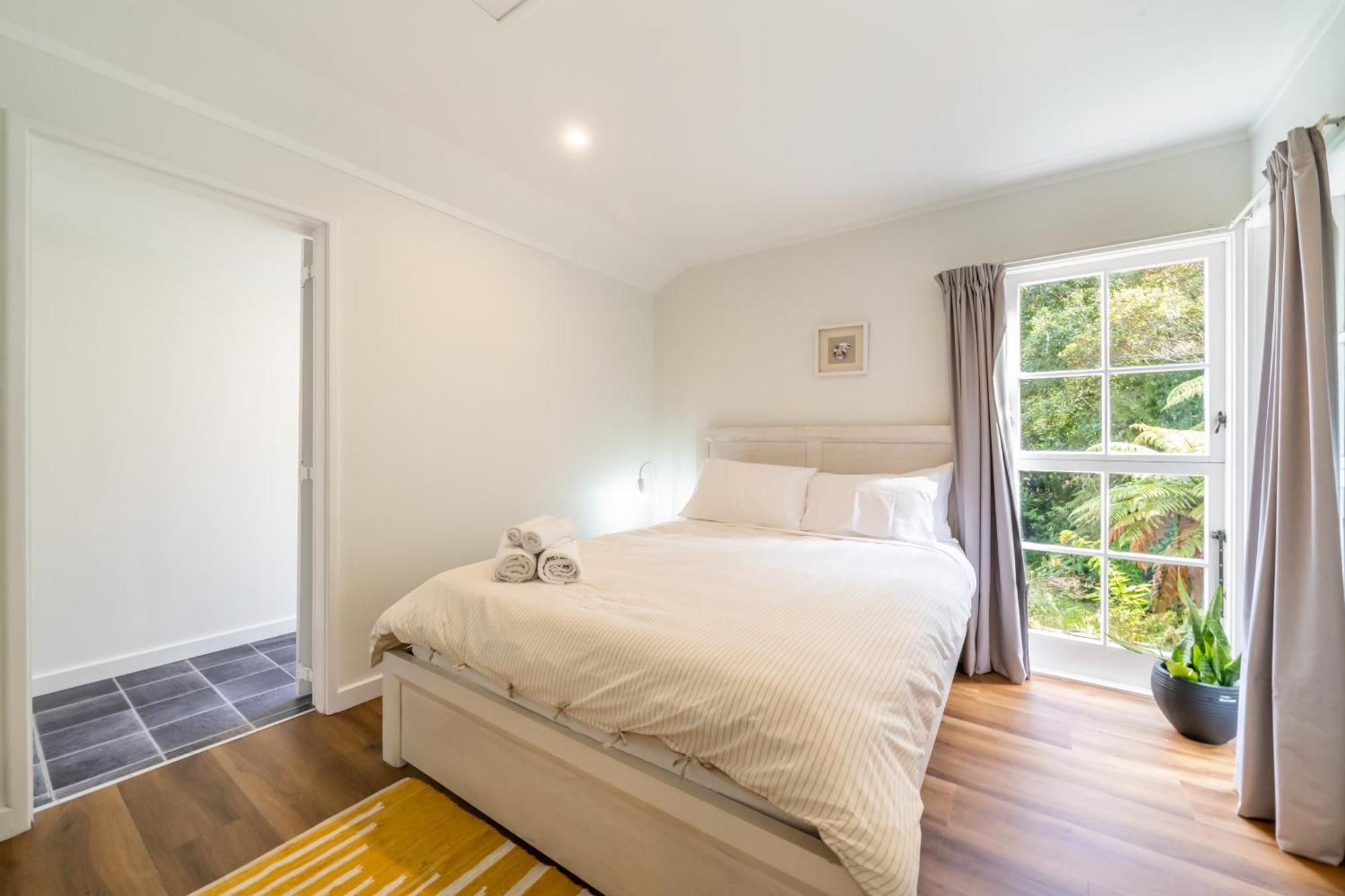 Pinehaven Cottage Upper Hutt Bagian luar foto